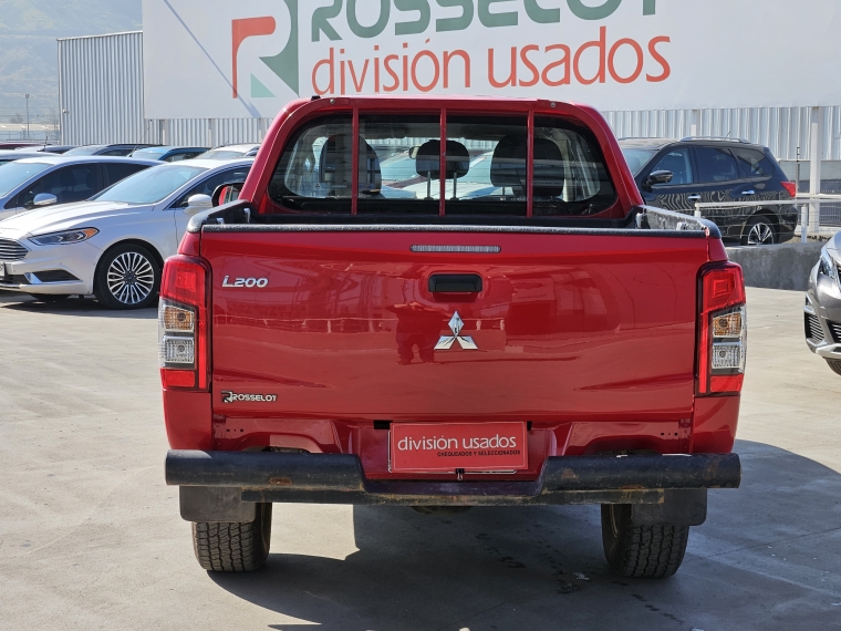 Mitsubishi L200 L200 D/c 2.4 Work Cr 4x2 Wf Doble Airbag Mn 2022 Usado en Rosselot Usados