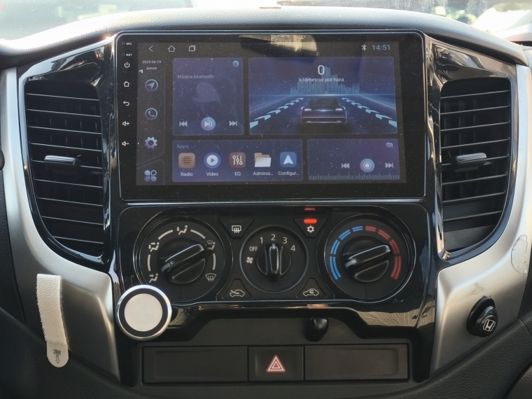 Mitsubishi L200 L200 D/c 2.4 Katana Cr 4x2 Llantas/cromado 2017 Usado en Rosselot Usados