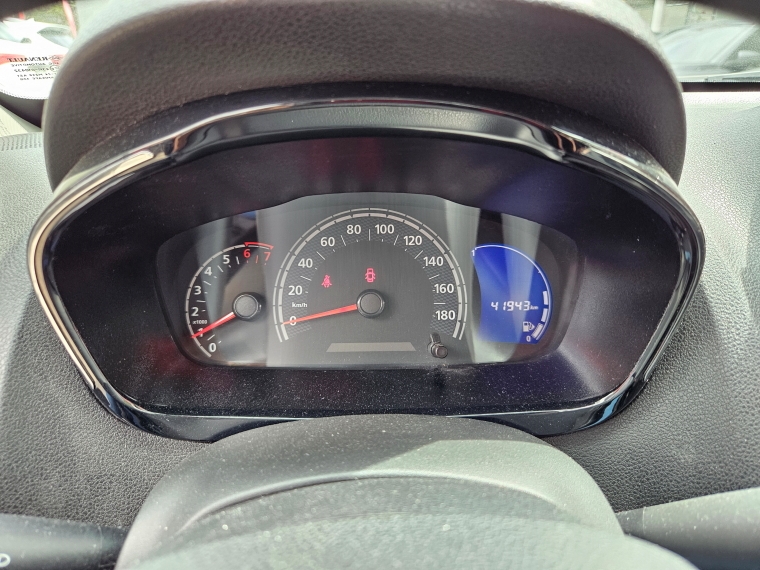 Renault Kwid — foto 12 de 14