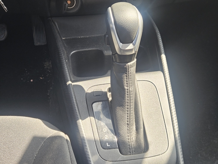 Suzuki Baleno — foto 11 de 20