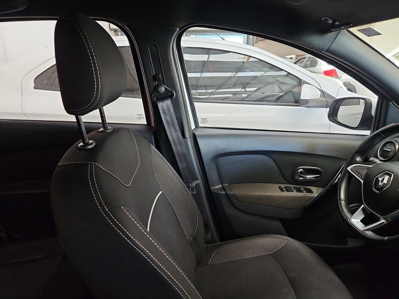 Renault Symbol Symbol Mt 1.6 2022 Usado Usado en Webautos.cl Renault Symbol Symbol Mt 1.6 2022 Usado Usado en Webautos.cl