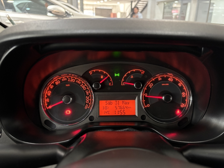 Fiat Linea Elx 1.4l 5mt Ac 2014  Usado en Grass & Arueste