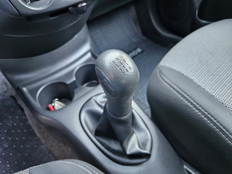 Nissan Versa 1.6 Sense Mt 2015 Usado  Usado en Kovacs Usados