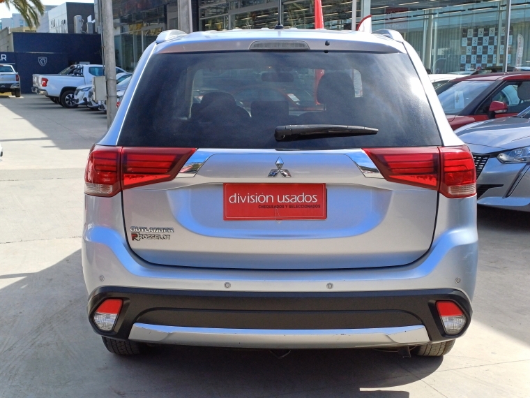 Mitsubishi Outlander Outlander 4x2 At Glx 2.0 2017 Usado en Rosselot Usados