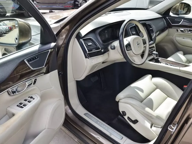 Volvo Xc90 2.0 D5 Momentum Diesel Awd At 5p 2017 Usado  Usado en BMW Premium Selection