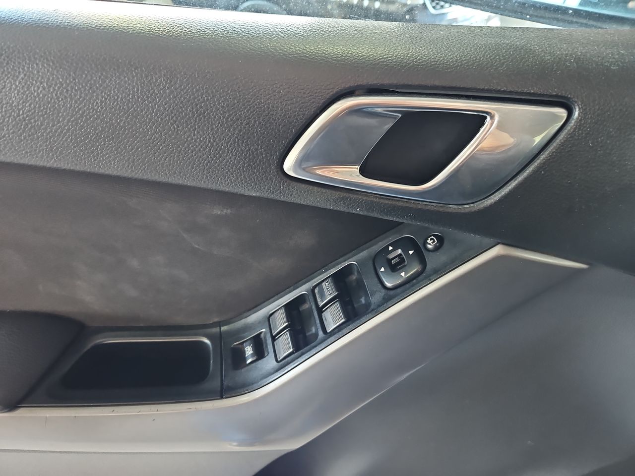 Mazda Bt-50 New Bt 50 Dcab Sdx 4x4 3.2 Aut 2018 Usado en Usados de Primera - Sergio Escobar