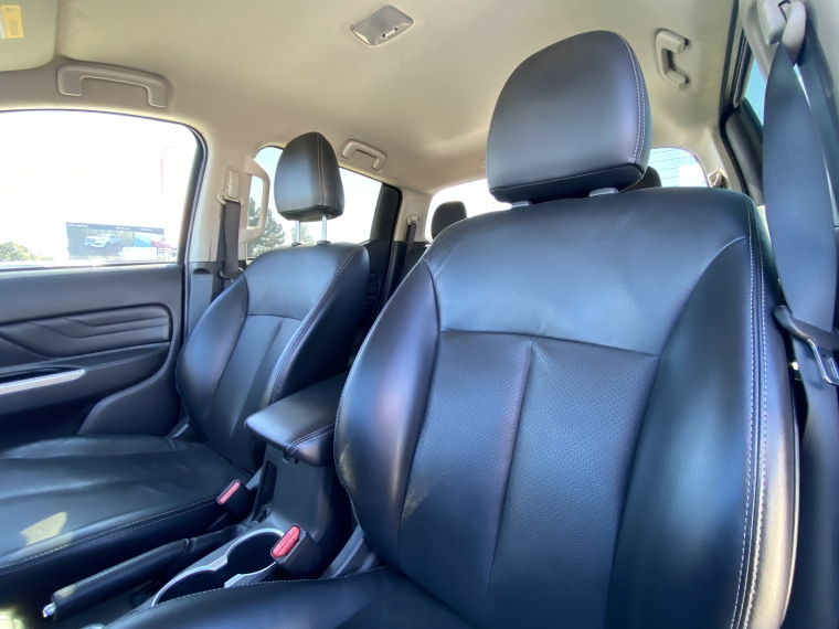 Mitsubishi L200 L200 Dakar Hp Dcab 4x4 2.4 Aut 2023 Usado en Rosselot Usados