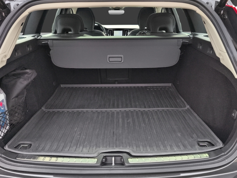 Volvo V60 Cc Ii B5 4x4 2.0 Aut 2023 Usado  Usado en BMW Premium Selection