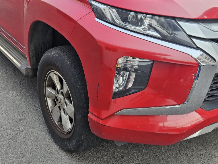 Mitsubishi L200 L200 D/c 2.4 Katana Cr 4x2 Mt Special Pack 2021 Usado en Rosselot Usados