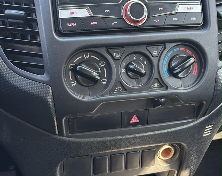 MITSUBISHI L200 KATANA CRT 4X4 2.4 - imagen 9