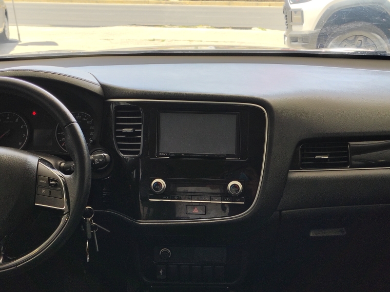Mitsubishi Outlander Outlander Cvt 2.0 Aut 2022 Usado en Rosselot Usados