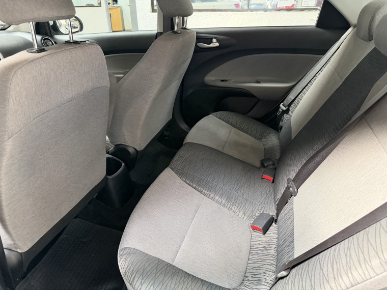Kia Soluto Lx 1.4l Ac 5mt Full 2023  Usado en Grass & Arueste