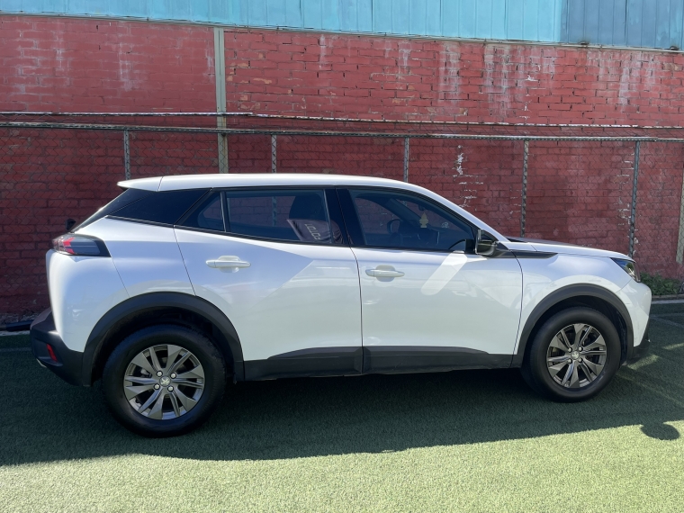 Peugeot 2008 — foto 6 de 22