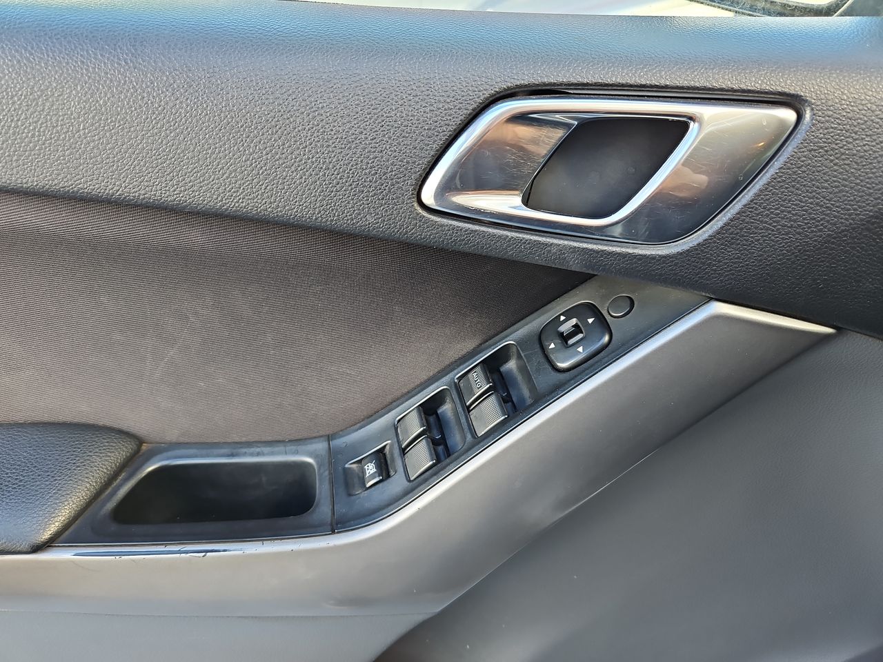 Mazda Bt-50 New Bt 50 Dcab Sdx 4x4 2.2 2018 Usado en Usados de Primera - Sergio Escobar