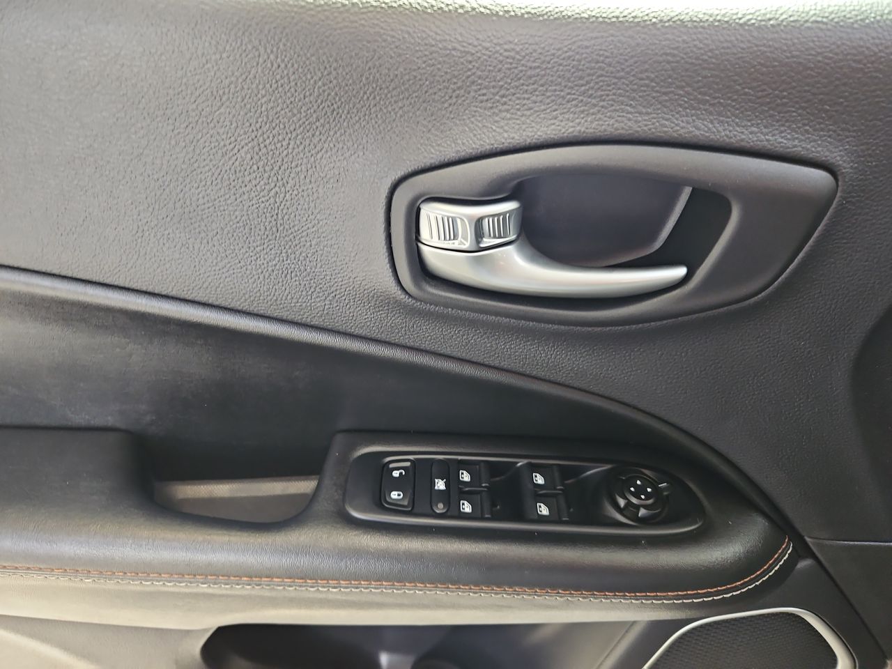 Jeep Compass All New Compass Sport Lx 2.4 2020 Usado en Usados de Primera - Sergio Escobar