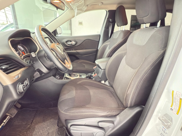Jeep Cherokee Longitude 2.4 Aut 2017 Usado en Automotriz Olea Flaño