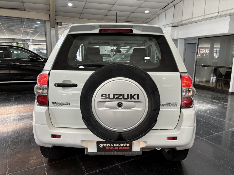 Suzuki Grand vitara Glx Sport 4x4 1.6l 5mt 2015  Usado en Grass & Arueste