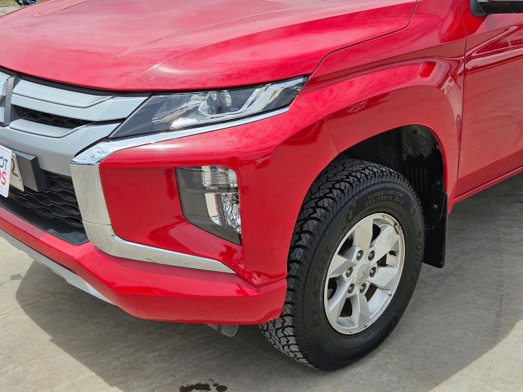 Mitsubishi L200 L200 D/c 2.4 Katana Crt 4x4 Special Pack 2023 Usado en Rosselot Usados