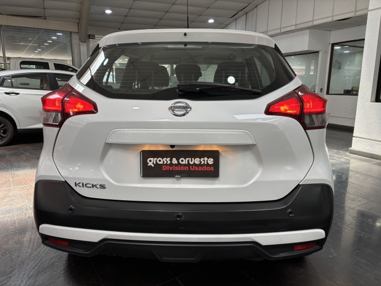 Nissan Kicks Advance 1.6l 6mt 2018  Usado en Grass & Arueste