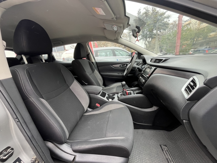 Nissan Qashqai Qashqai 1.6 6mt 4x2 2021 Usado en Rosselot Usados