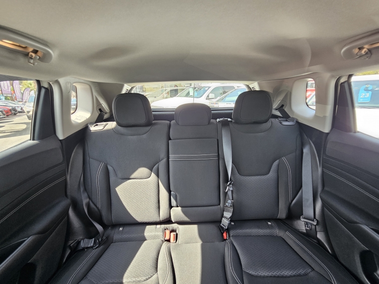 Jeep Compass — foto 15 de 20