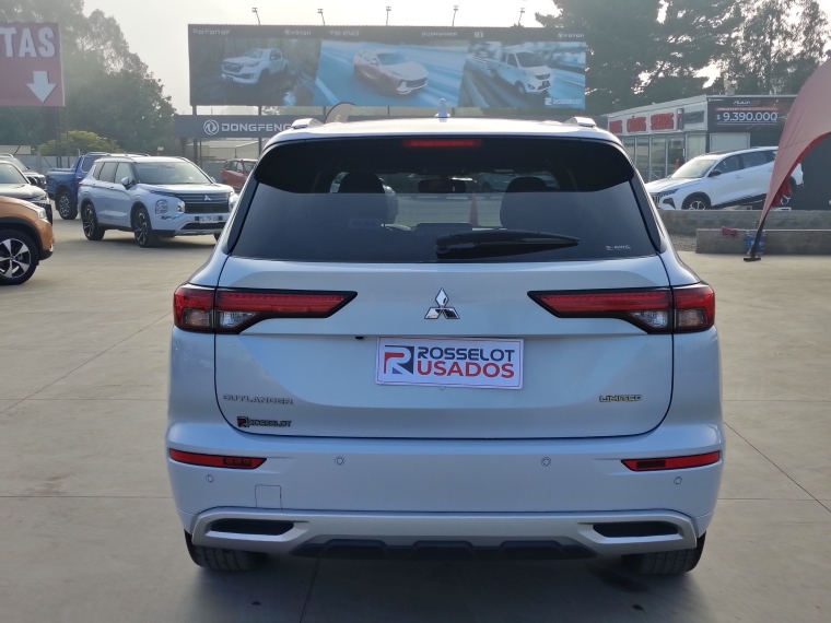 Mitsubishi New outlander Outlander Gls Ltd 4x4 2.5 Aut 2024 Usado en Rosselot Usados