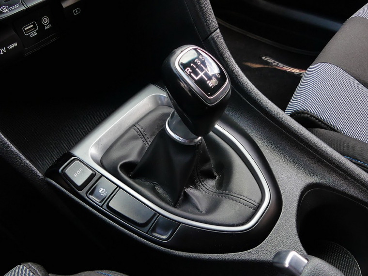 Hyundai Veloster Js Hb 2.0 2019 Usado  Usado en Webautos.cl