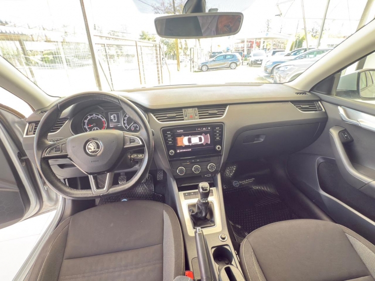 Skoda Octavia Ambition 1.4t Mt 6 Vel. 2021 Usado en Automotriz Olea Flaño