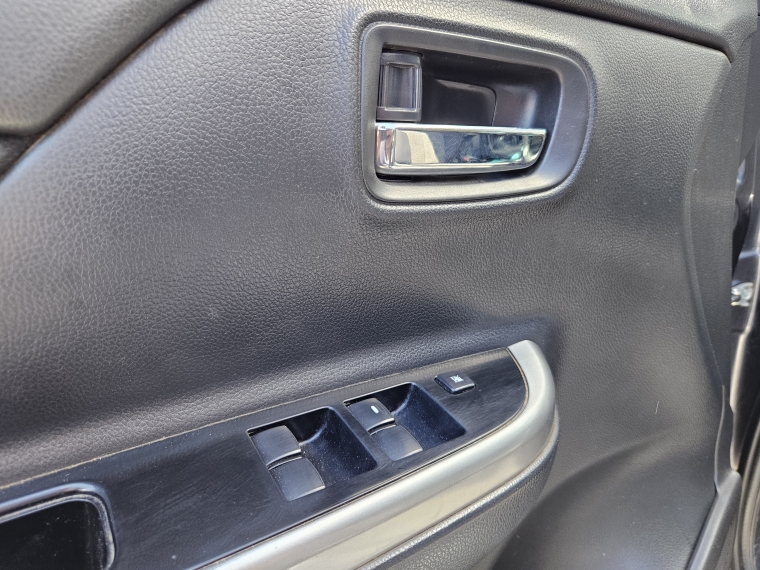 Mitsubishi L200 L200 D/c Dakar Crs Mt 2.4 4x4 2022 Usado en Rosselot Usados