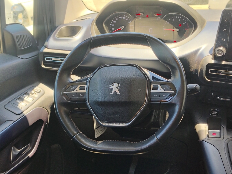 Peugeot Rifter Rifter Bluehdi 130 1.5 2022 Usado en Rosselot Usados