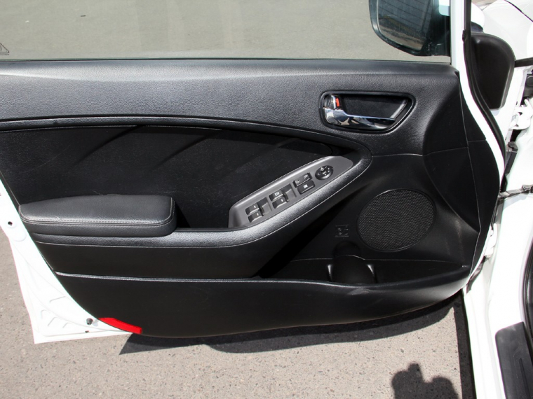 Kia Cerato 5 5 2017 Usado  Usado en Webautos.cl