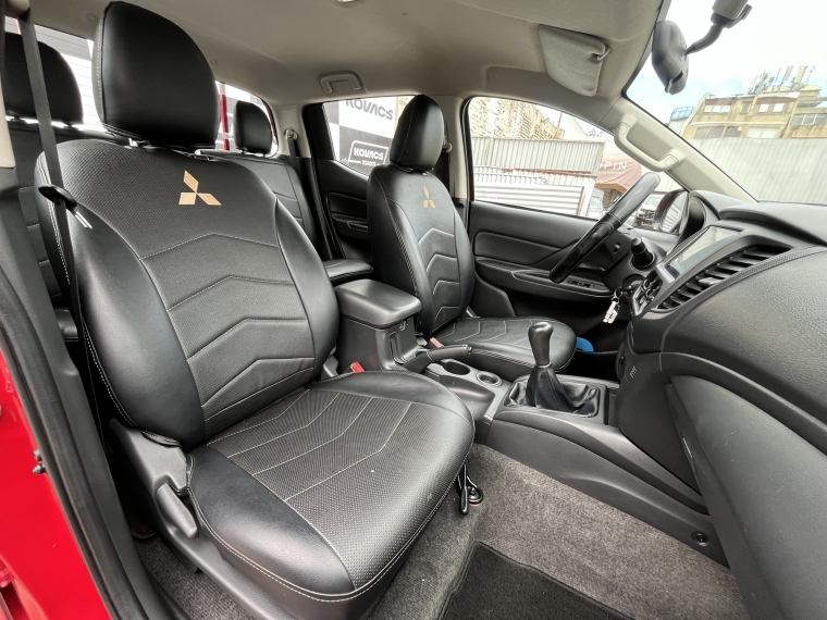 Mitsubishi L200 2.4 Td Work Cr Wf Mt 4x2 Diesel 2022 Usado  Usado en Kovacs Usados