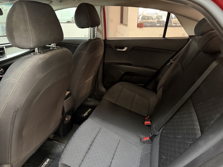 Kia Rio 4 Lx 1.4l Ac Abs 6mt Full 2022  Usado en Grass & Arueste