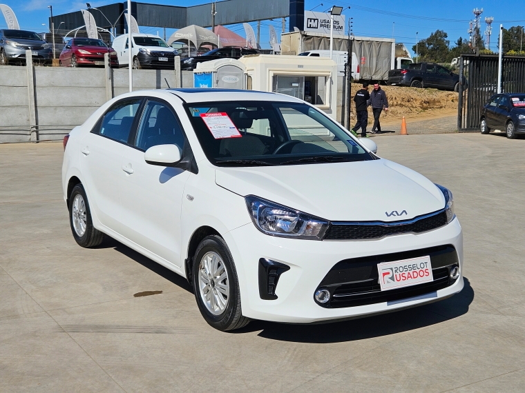 KIA Soluto — foto 4 de 16