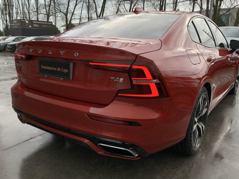 Volvo S60 2.0 T4 R-design At 4p 2021 Usado  Usado en Webautos.cl