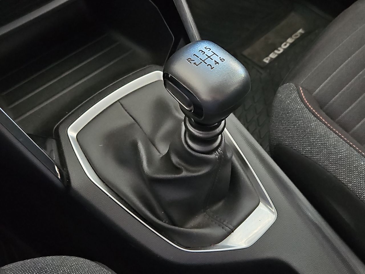 Peugeot 2008 2008 Active 1.2 2021 Usado en Usados de Primera - Sergio Escobar