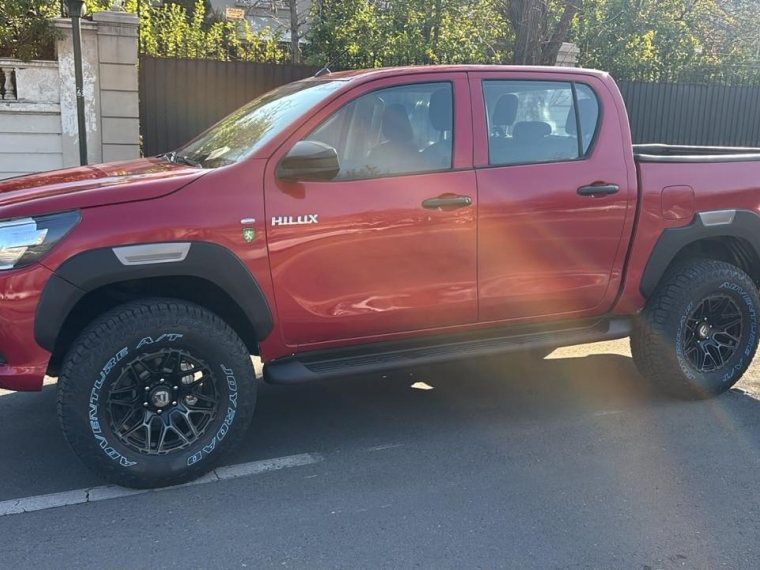 Toyota Hilux — foto 8 de 16