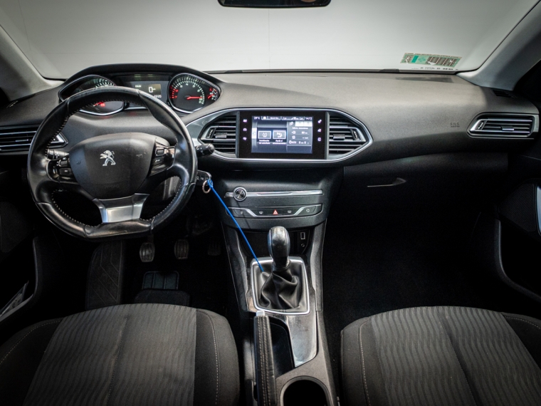 Peugeot 308 1.2 Active Pack Puretech Hb Mt 5p 2017 Usado  Usado en Pompeyo