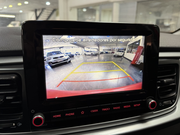 Kia Rio 4 Lx 1.4l Ac Abs 6mt Full 2022  Usado en Grass & Arueste