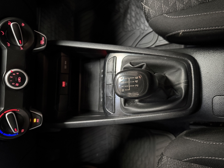 Kia Rio 4 Lx 1.4l Ac Abs 6mt Full 2022  Usado en Grass & Arueste