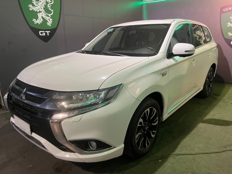 Mitsubishi Outlander 4x4 2.0 Phev 2019  Usado en GT Autos