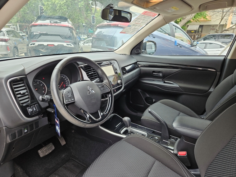 Mitsubishi Outlander Outlander Cvt 2.0 Aut 2023 Usado en Rosselot Usados