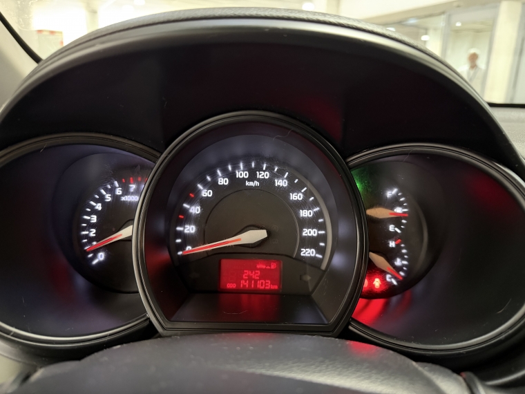 Kia Rio 3 Ex 1.4l Ac Abs 6mt  2014  Usado en Grass & Arueste