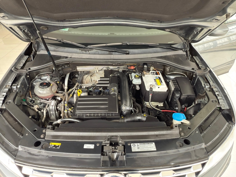 Volkswagen Tiguan Trendline 1.4 Turbo Mt 7a 2018 Usado en Automotriz Olea Flaño