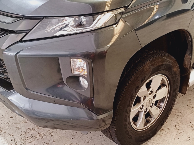 Mitsubishi Katana L200 D/c 2.4 Katana Crm 4x4 Special Pack 2021 Usado en Rosselot Usados