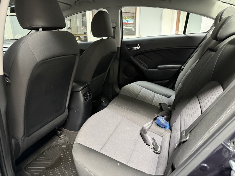 Kia Cerato Ex 1.6l 6mt Ac Abs 2018  Usado en Grass & Arueste