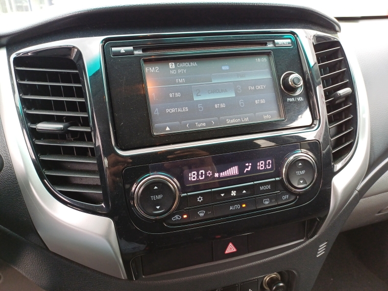 Mitsubishi L200 L200 D/c Dakar Crs Aut 2.4 4x4 2017 Usado en Rosselot Usados