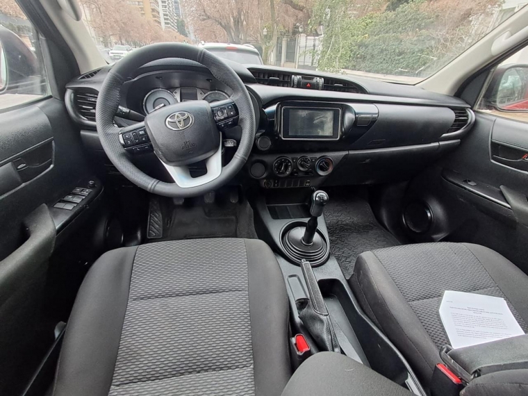 TOYOTA HILUX DX 4X2 2.4 miniatura 10