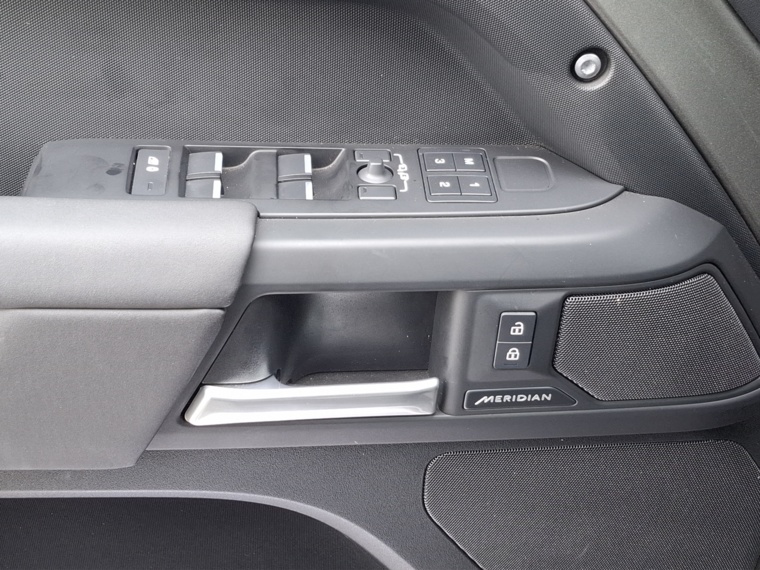 Land rover Defender 130 X Dynamic 4x4 3.0i Aut 2025 Usado  Usado en BMW Premium Selection