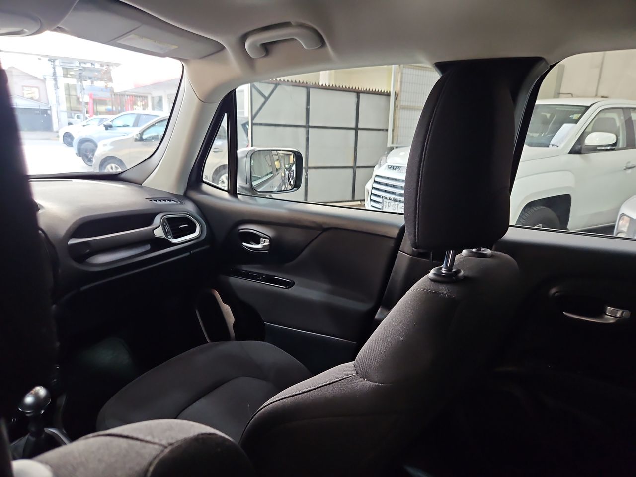 Jeep Renegade Renegade Sport 1.8 2023 Usado en Usados de Primera - Sergio Escobar